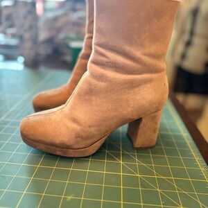 Elegant Tan Suede Heeled Boots